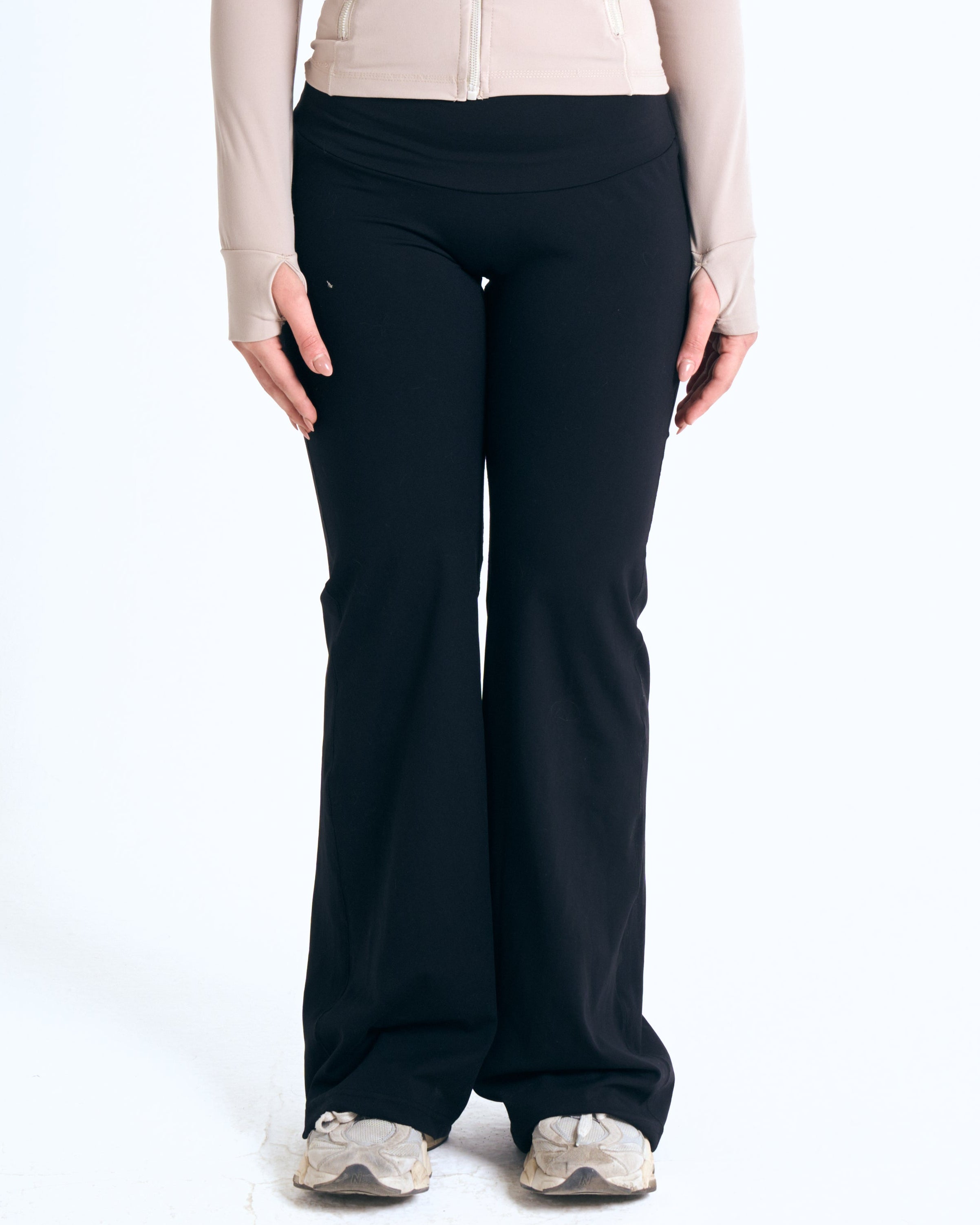 Seamless Straight Leg Legging In Black