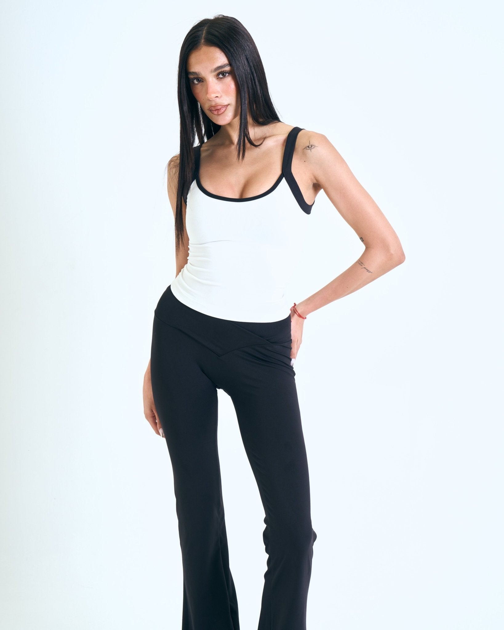 Contrast Core Tank In White - Motion Muse